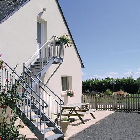 Amazing Apartment In Roz-Landrieux With Kitchen Exterior foto