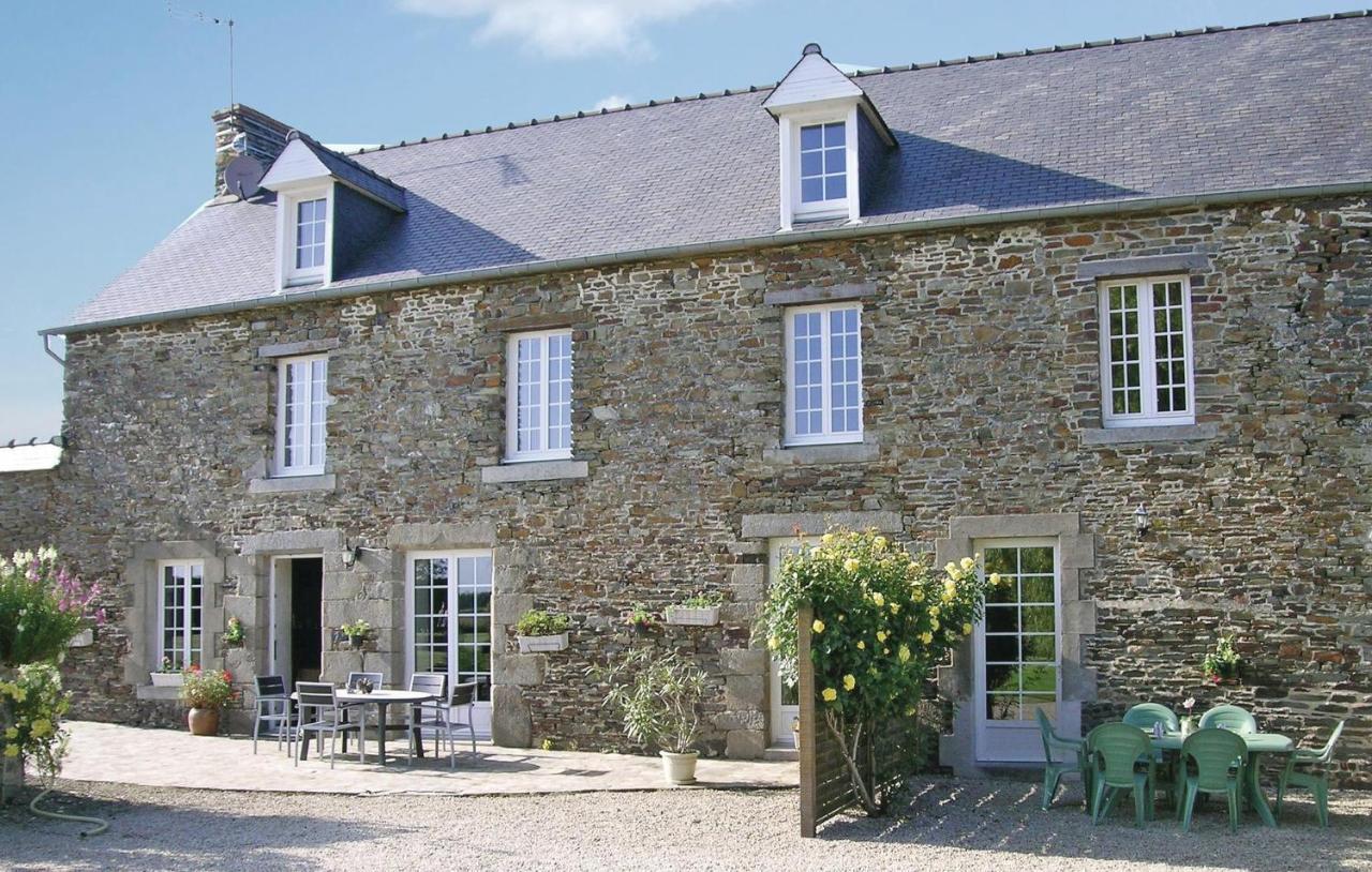 Amazing Apartment In Roz-Landrieux With Kitchen Exterior foto