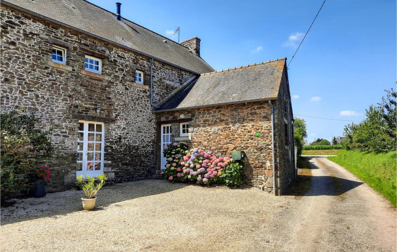 Amazing Apartment In Roz-Landrieux With Kitchen Exterior foto