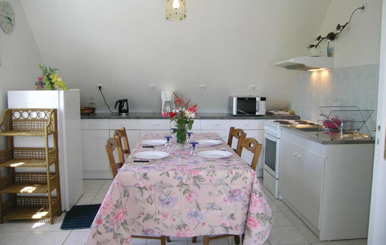 Amazing Apartment In Roz-Landrieux With Kitchen Exterior foto